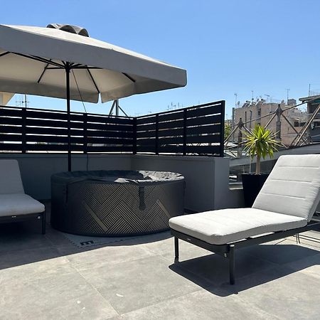 T&T Luxury Apartments - Rooftop Jacuzzi เอเธนส์ ภายนอก รูปภาพ