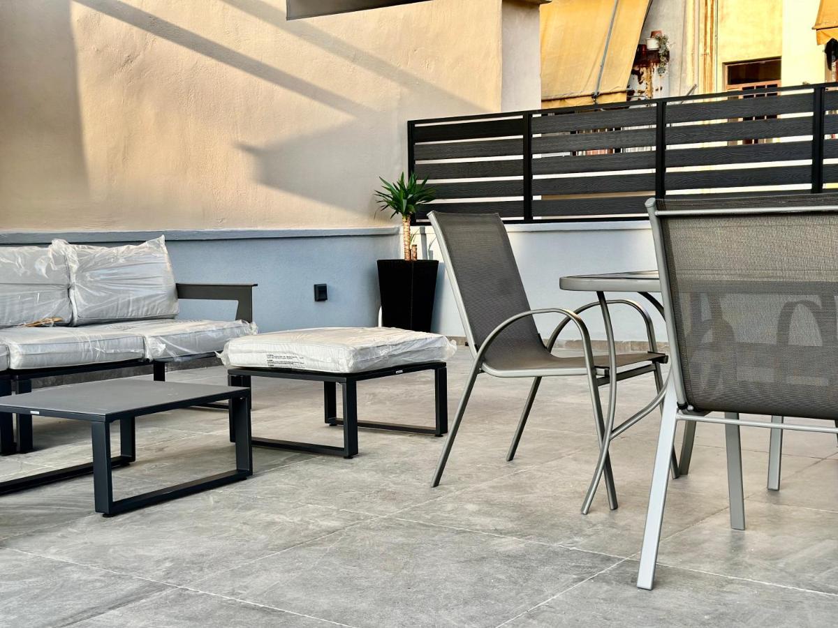 T&T Luxury Apartments - Rooftop Jacuzzi เอเธนส์ ภายนอก รูปภาพ