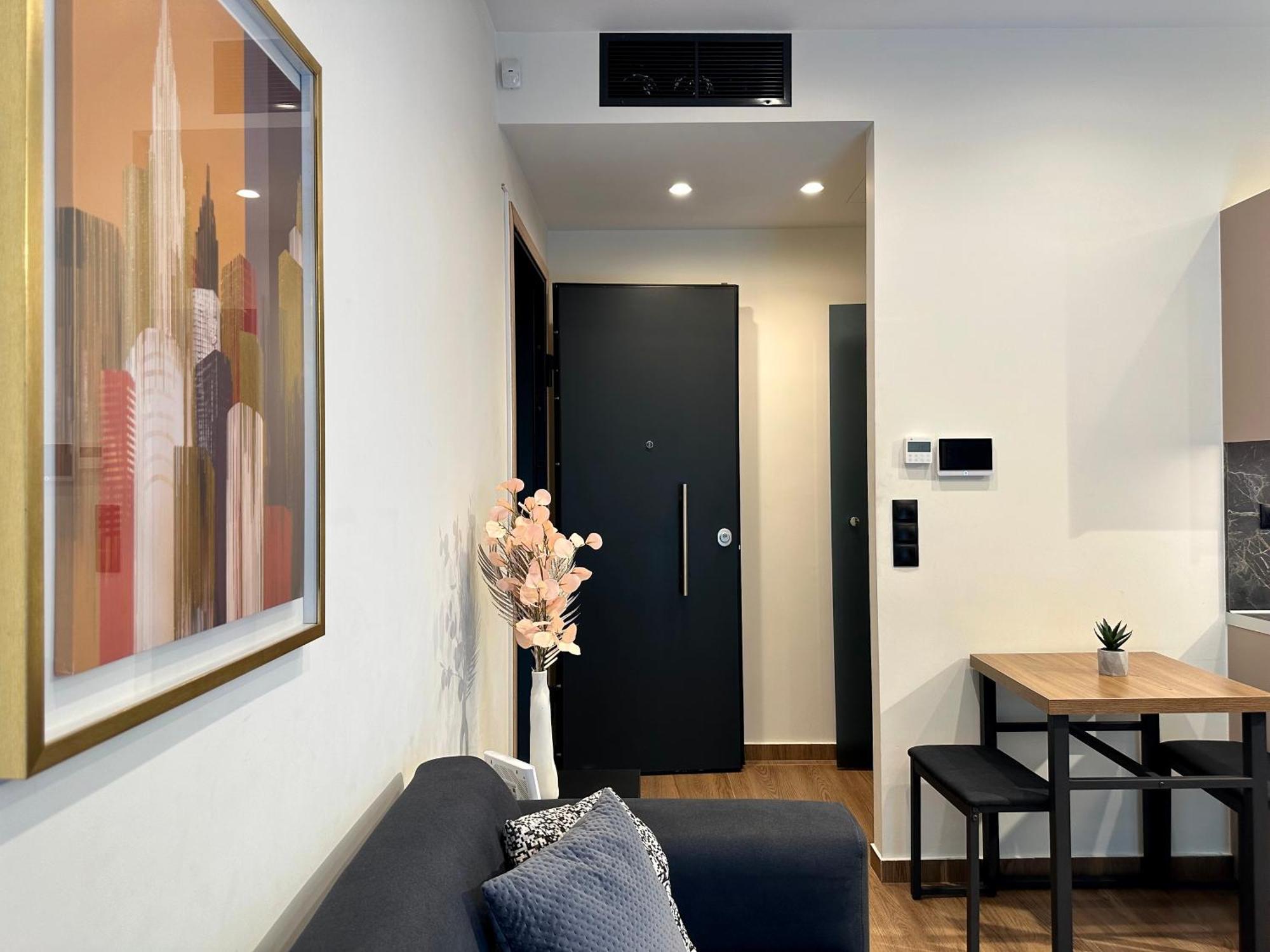 T&T Luxury Apartments - Rooftop Jacuzzi เอเธนส์ ภายนอก รูปภาพ