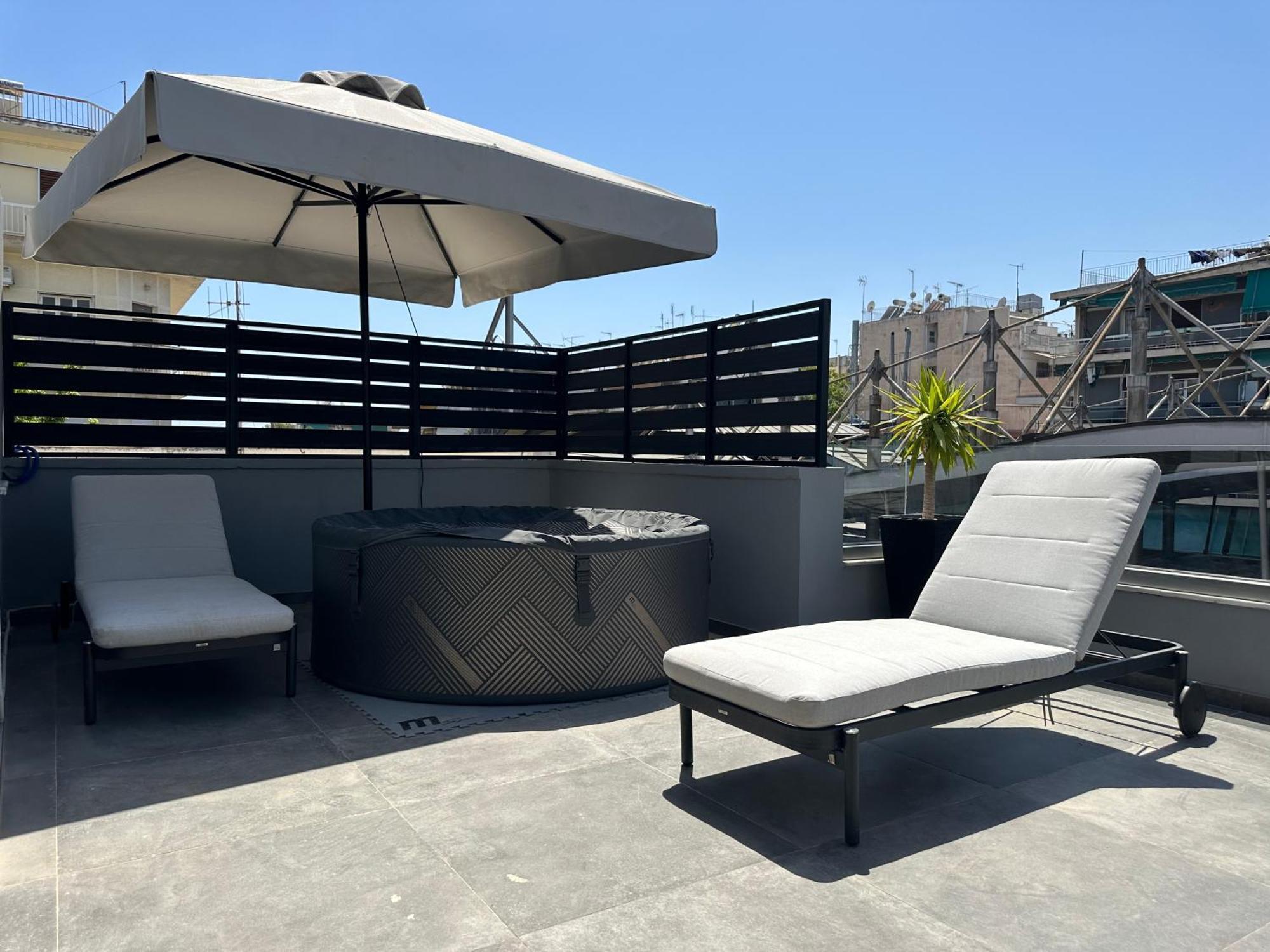 T&T Luxury Apartments - Rooftop Jacuzzi เอเธนส์ ภายนอก รูปภาพ